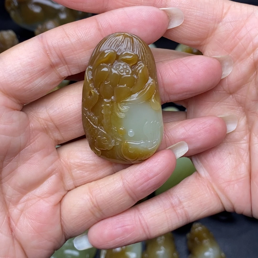 和田玉未镶嵌挂件