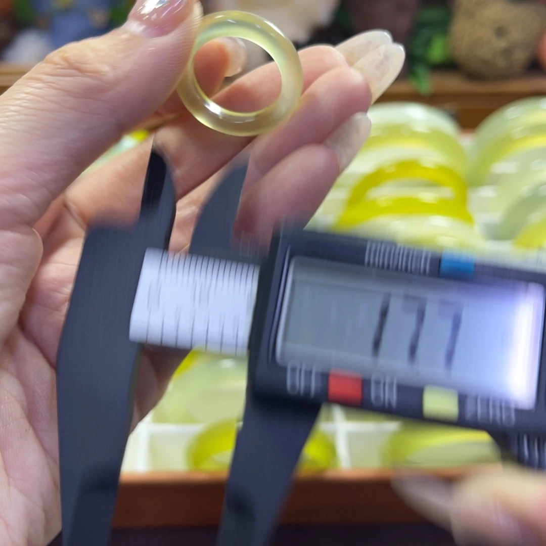 蛇纹石玉未镶嵌手镯115