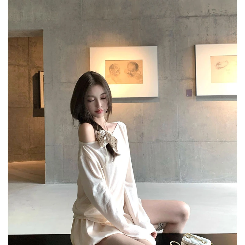 韩系甜美风设计感休闲百搭时尚洋气长袖上衣高腰显瘦花苞短裤套装