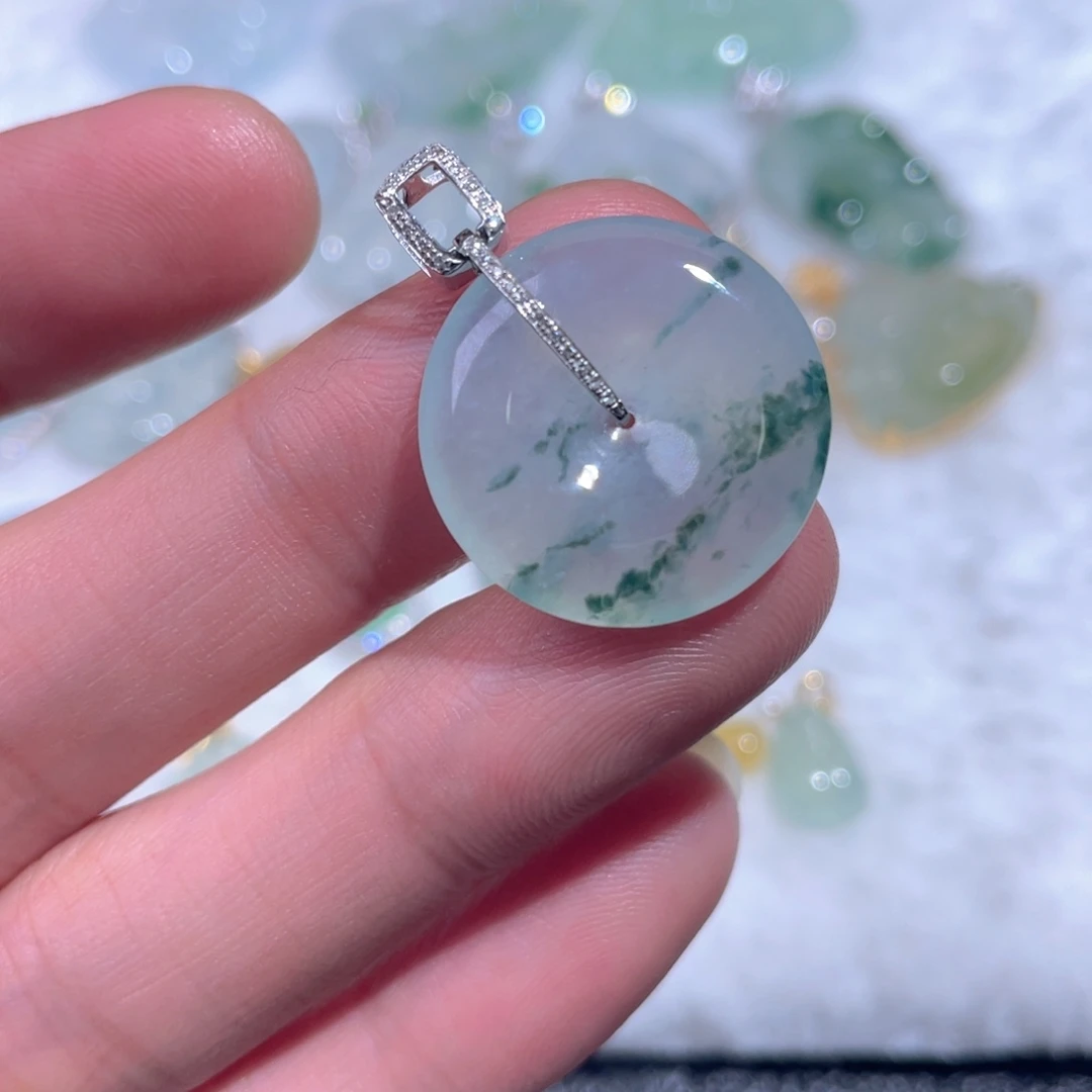 翡翠18K金镶嵌颈饰翡翠