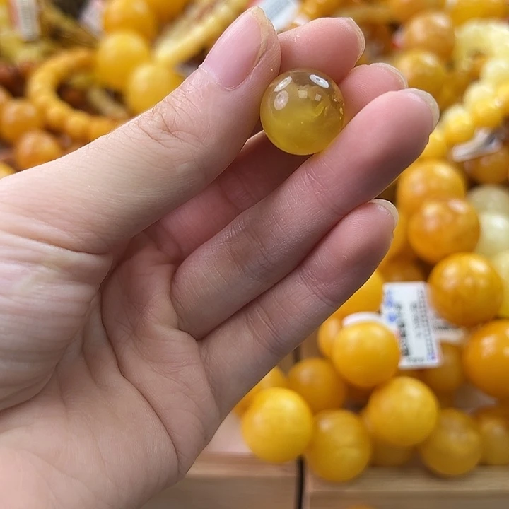 未镶嵌琥珀珠宝奇石