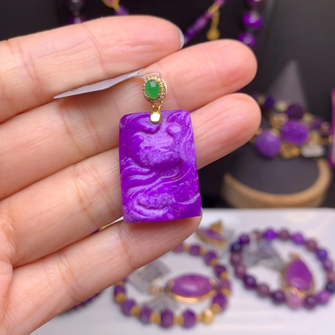 苏纪石（舒俱来）18K金镶嵌吊坠