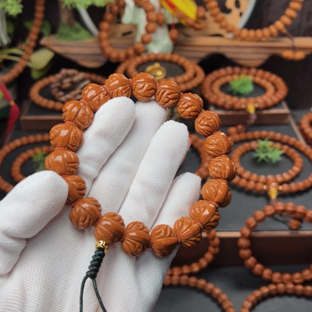 吊坠桃核1.6小金豆手持