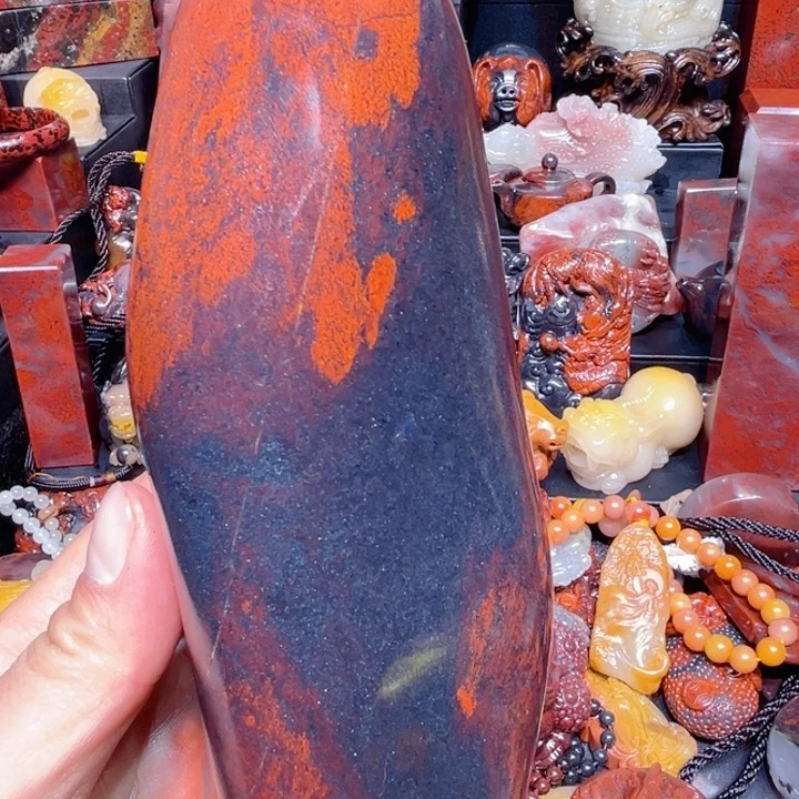 玉20、7、7cm小摆件黑地红