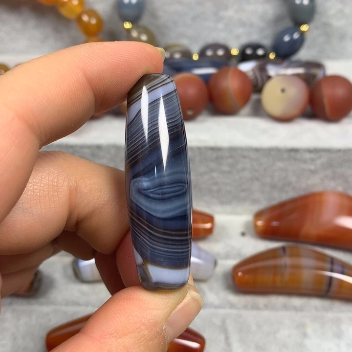 南红玛瑙合金颈饰