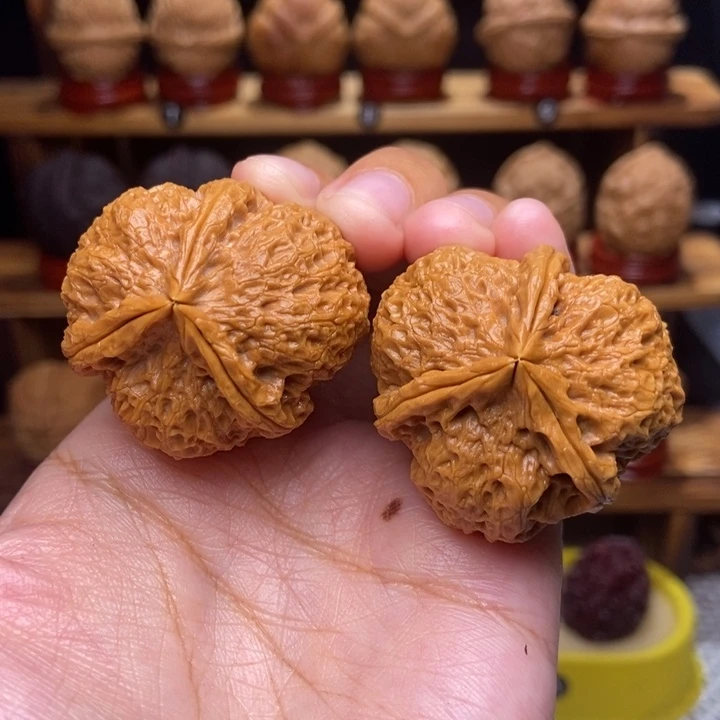 文玩核桃吊坠天狼25