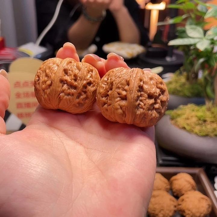 文玩核桃把件元宝40闪11