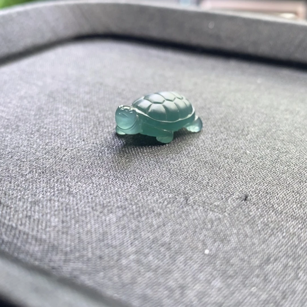 翡翠未镶嵌手串卡20左右小乌龟