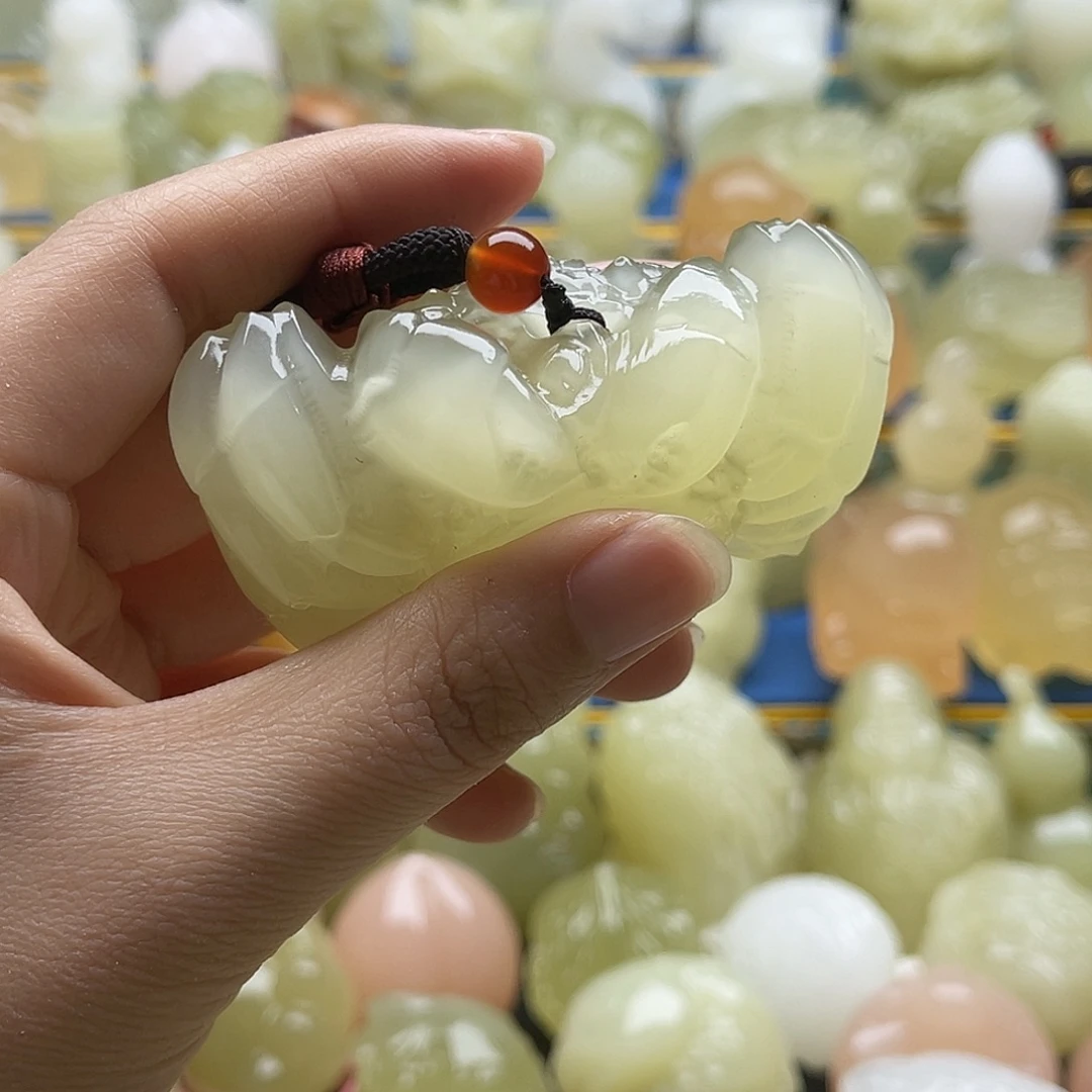 大***，玉天然桌面小摆件