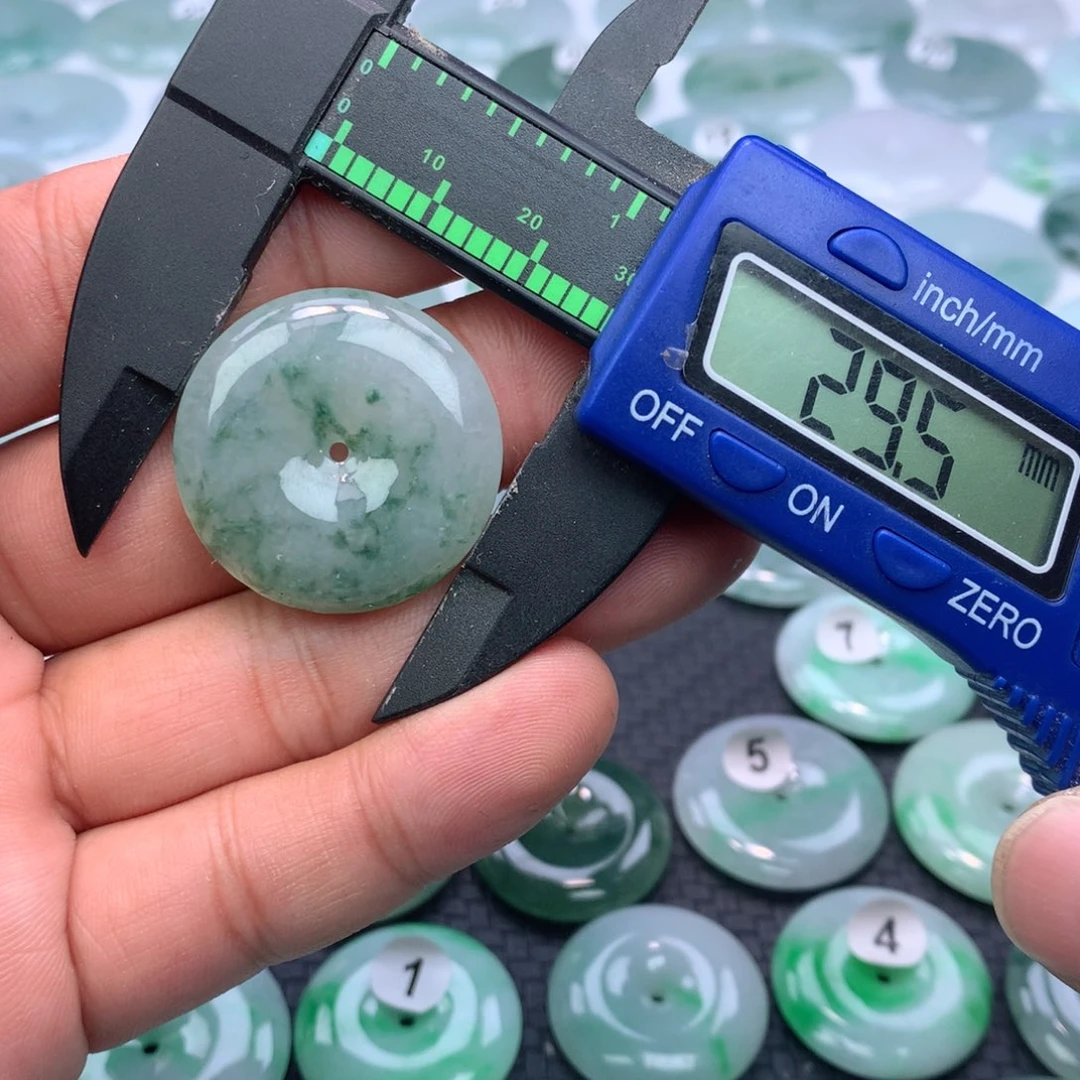 翡翠颈饰未镶嵌缅甸天然A货翡翠