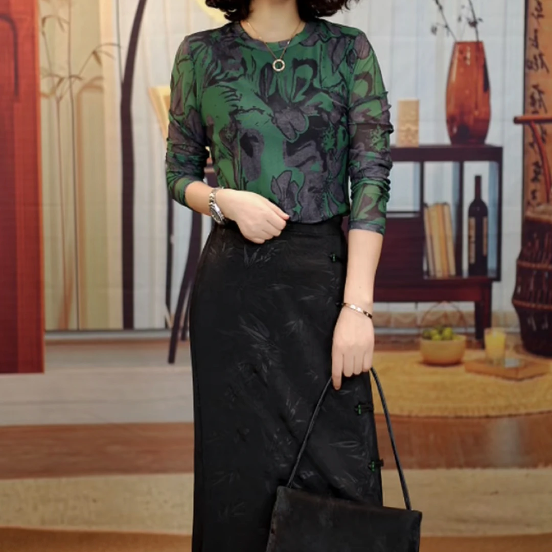 2025新款网纱松石绿圆领印花网纱小衫C2185