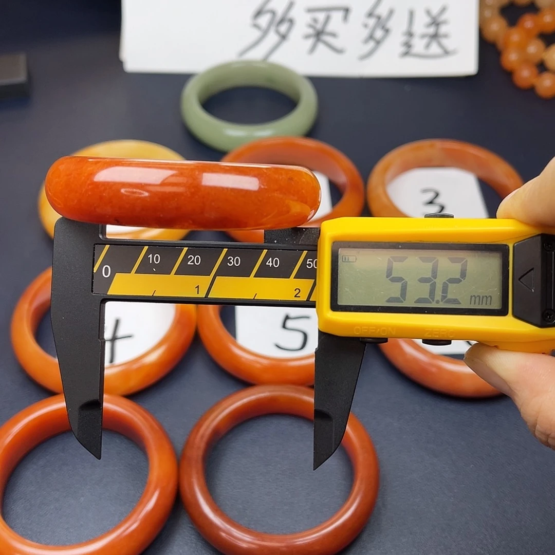 未镶嵌石英质玉（黄龙玉）手镯88号全场98卖三送一