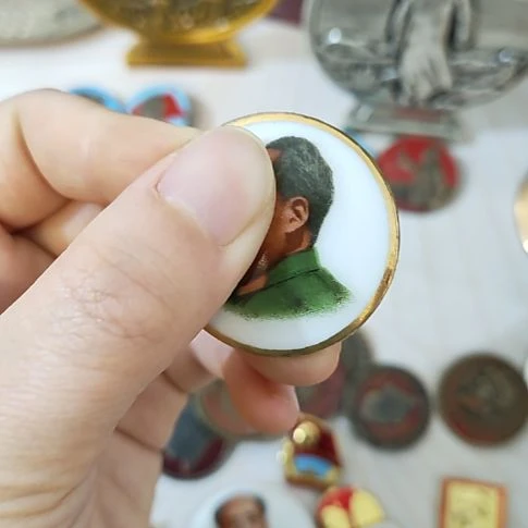 红色收藏品研究所