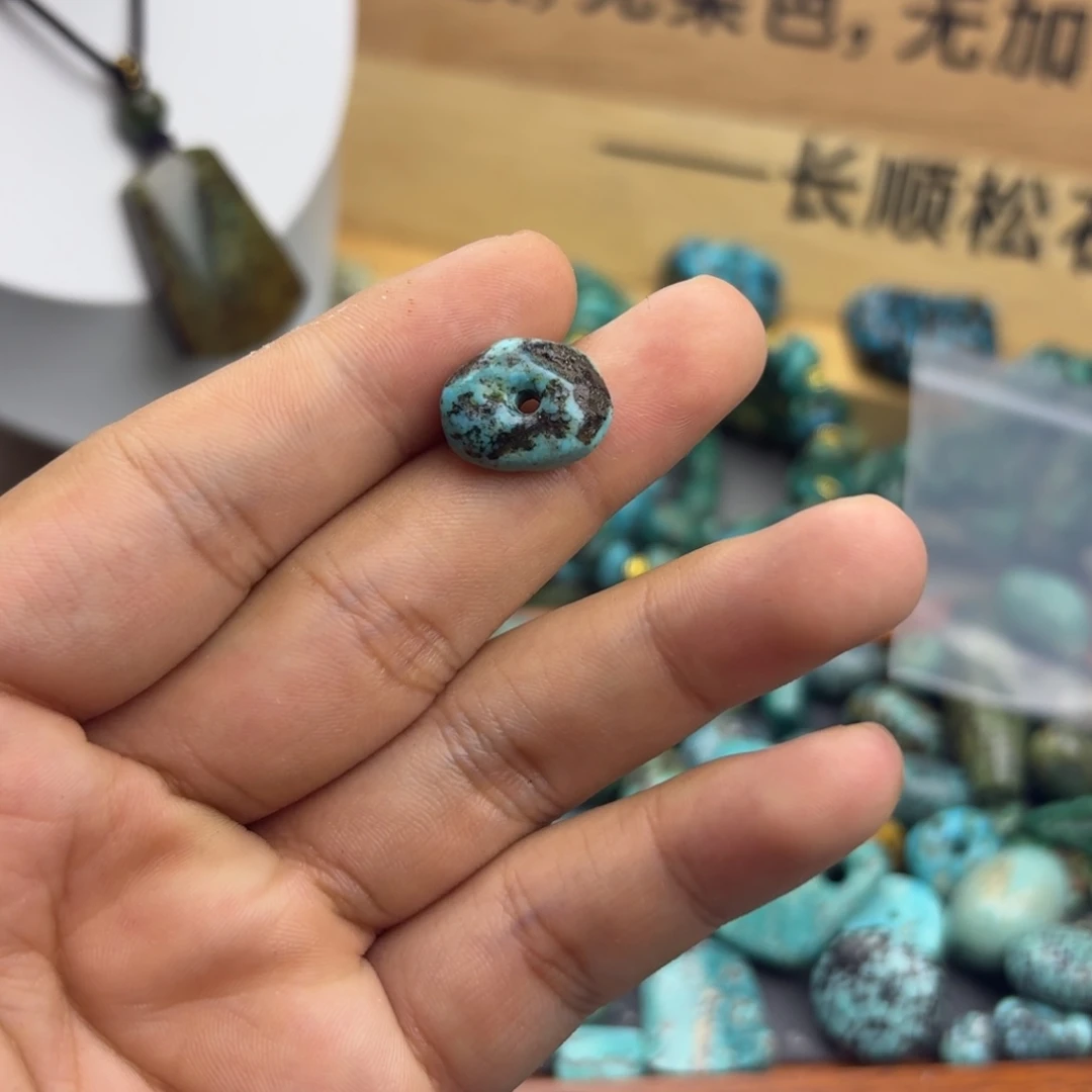 南红玛瑙未镶嵌绿松石和南红散珠