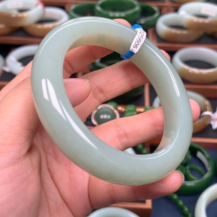 和田玉手镯未镶嵌59