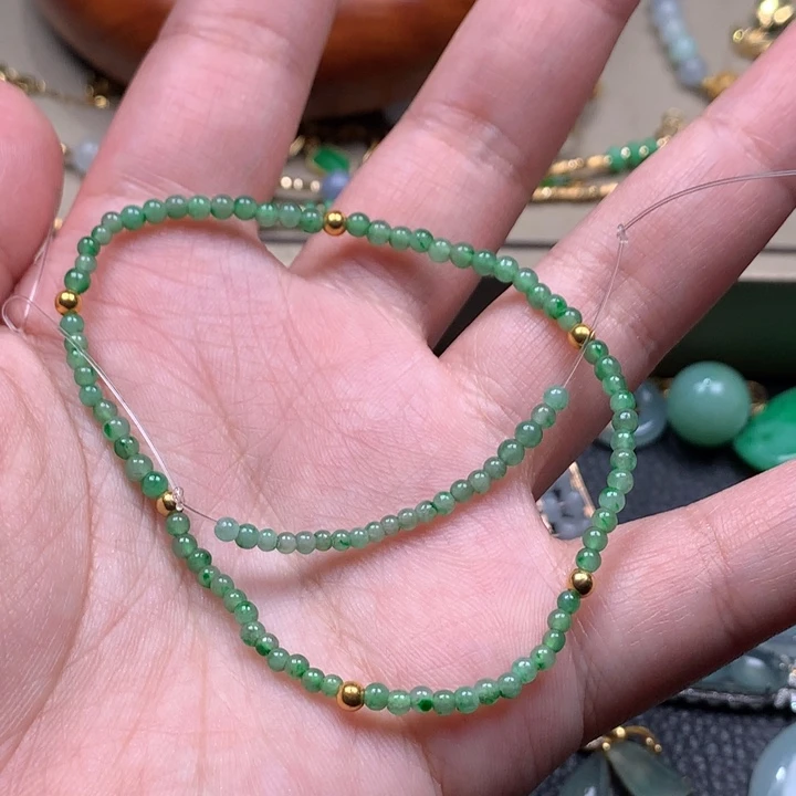 翡翠颈饰18K金镶嵌豆翡翠