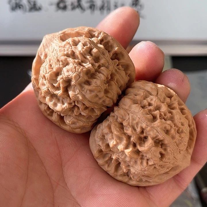 文玩核桃把件45尺麒麟纹官帽