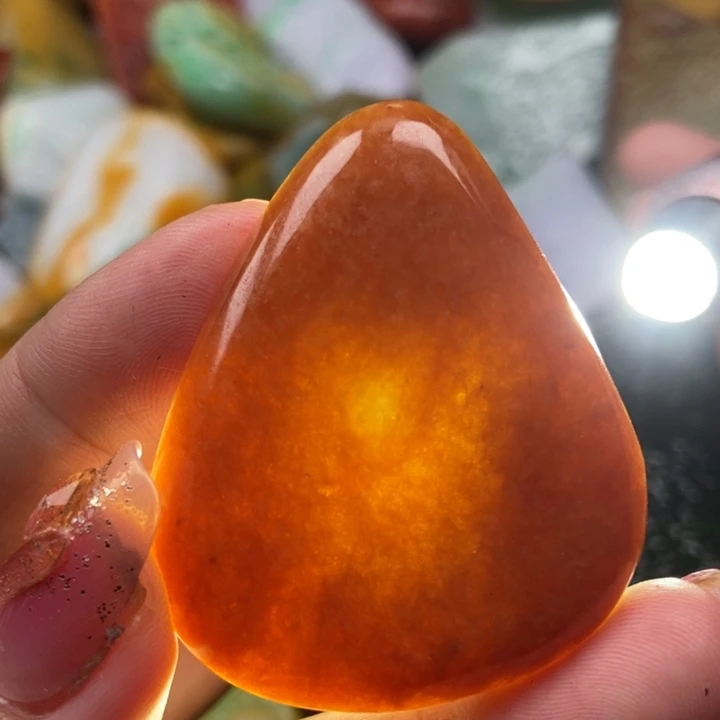 翡翠未镶嵌颈饰缅甸