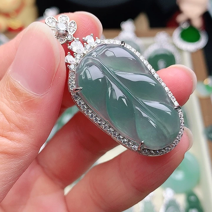 颈饰银S925镶嵌翡翠吊坠