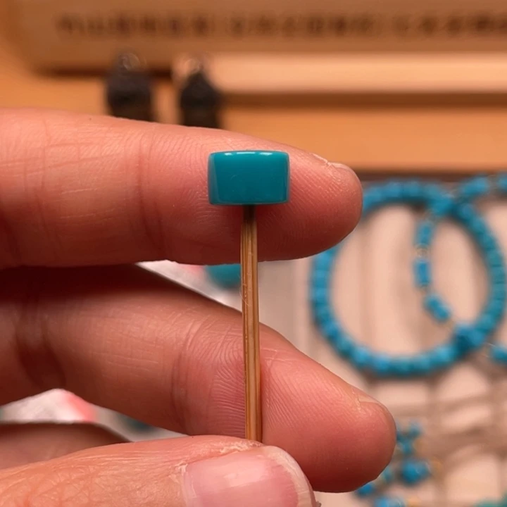 绿松石未镶嵌珠宝奇石8.2