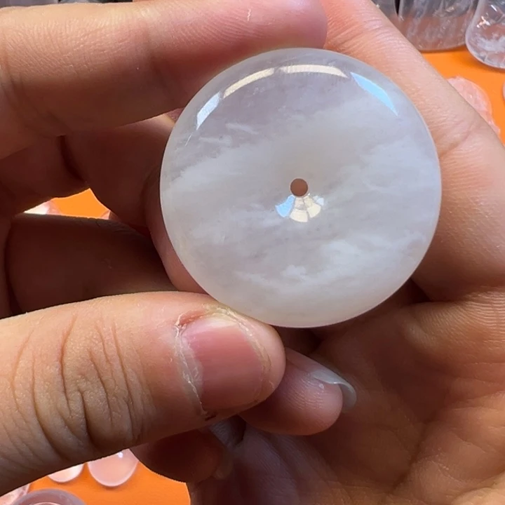 石英质玉未镶嵌颈饰