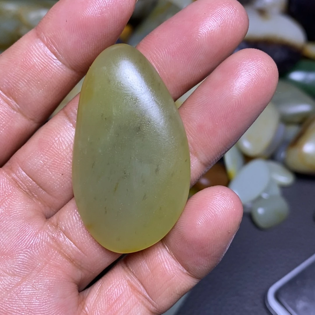 和田玉（糖玉）未镶嵌挂件