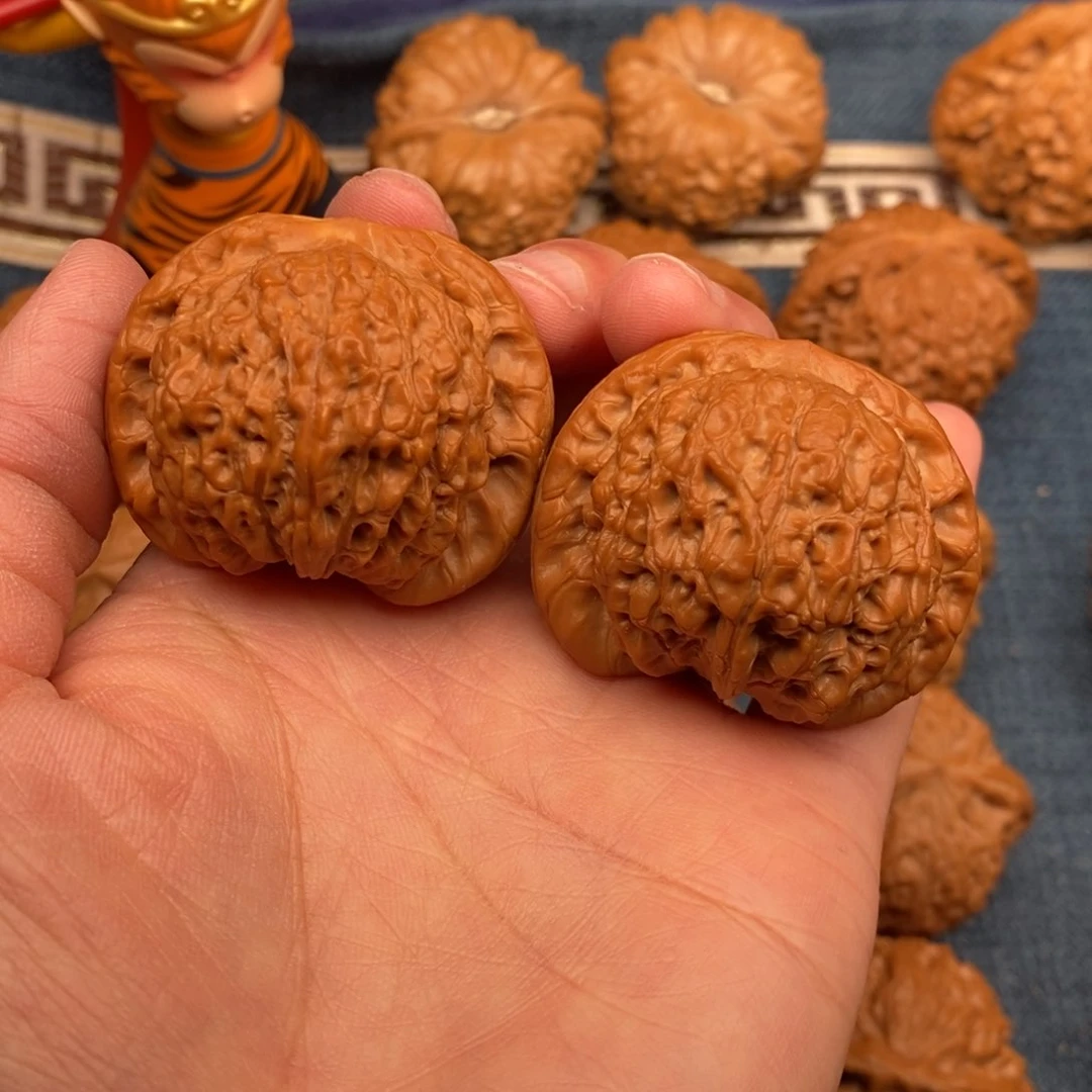 文玩核桃把件42全品血麒麟