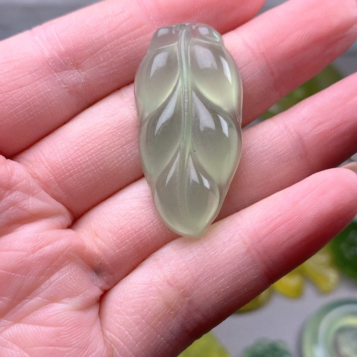 蛇纹石玉未镶嵌颈饰岫玉