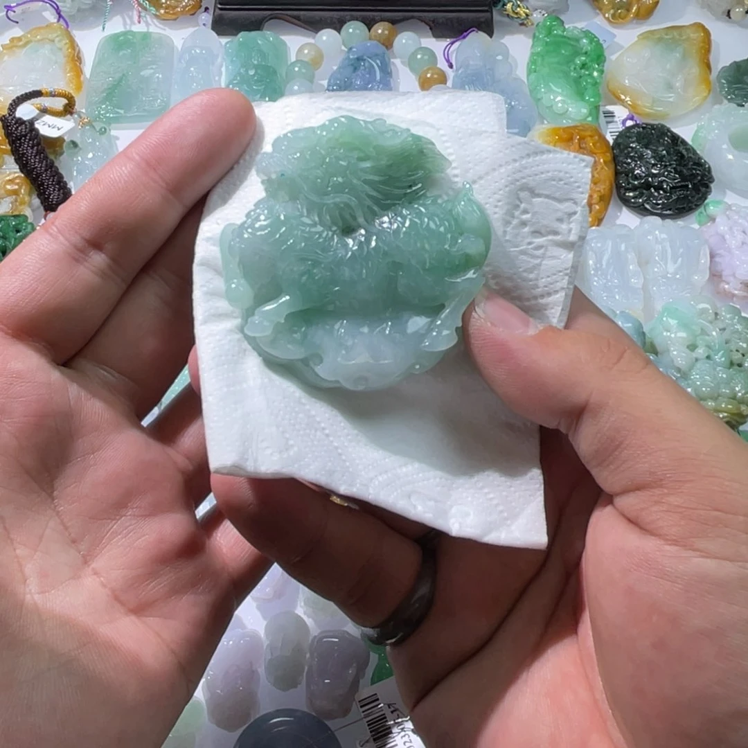 翡翠颈饰未镶嵌天然