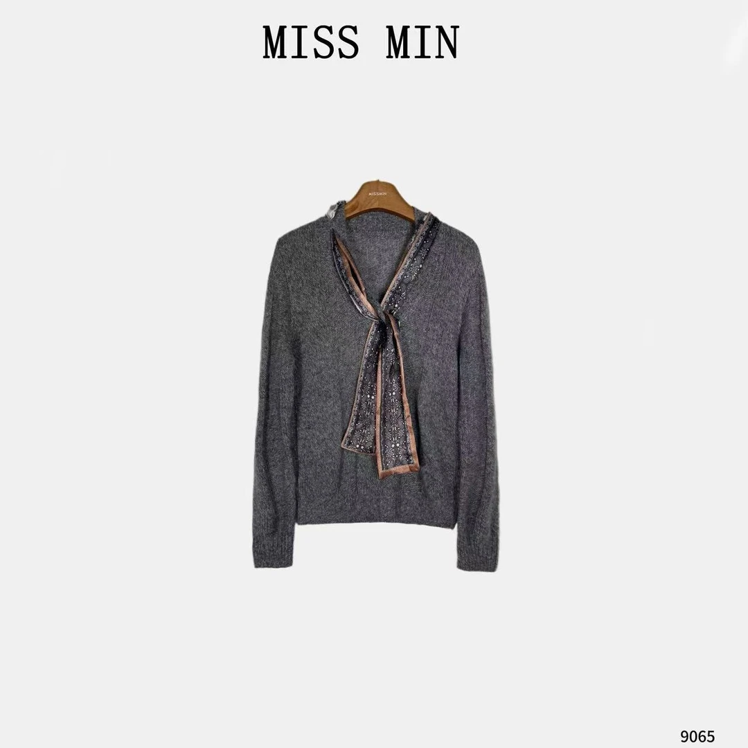 MISS MIN【优雅知性】新款V领丝巾设计小众衣服宽松显瘦毛衣 9065
