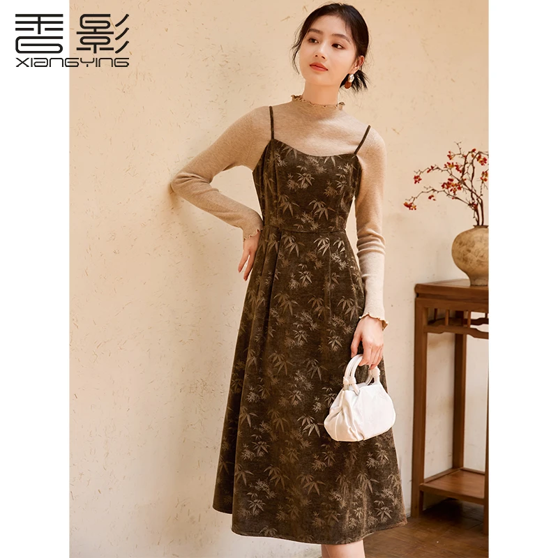 Q844236连衣裙 香影丝绒吊带连衣裙女冬季新款高腰竹