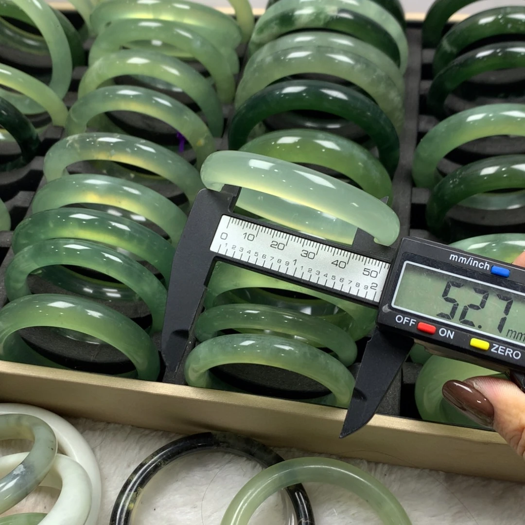 蛇纹石玉未镶嵌手镯440