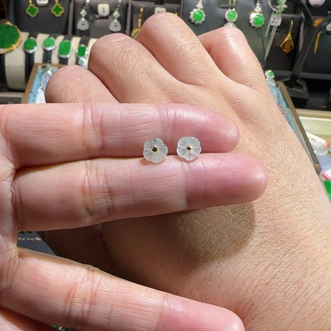 翡翠18K金镶嵌颈饰耳钉