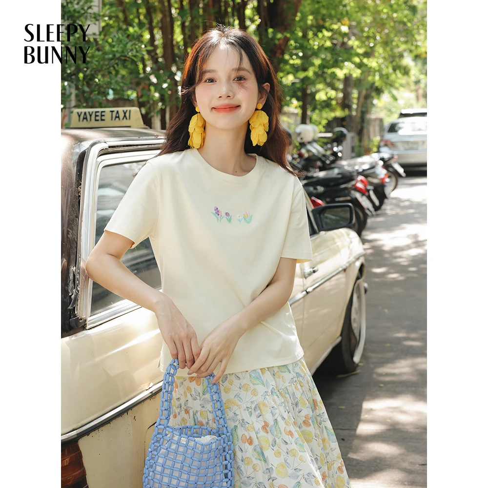 B瞌睡兔【清苍】花束刺绣短袖T恤女夏休闲宽松纯棉圆领上衣249298