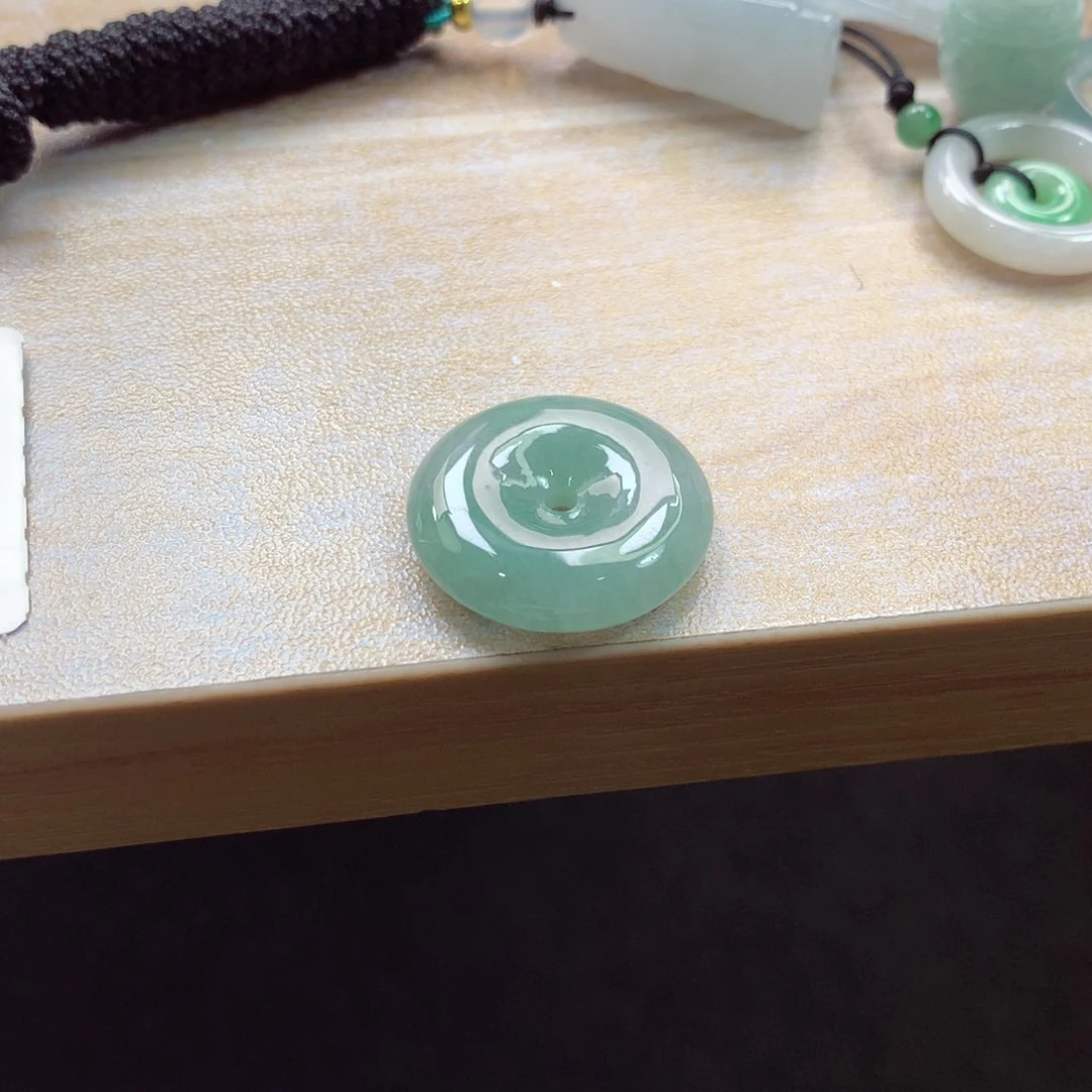 翡翠未镶嵌颈饰吊坠