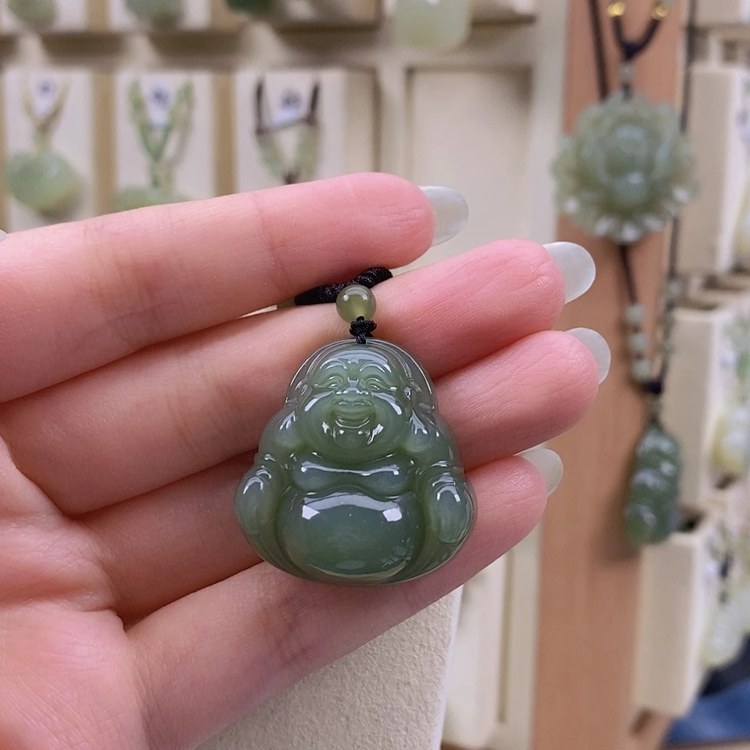 王***哈颈饰未镶嵌和田玉