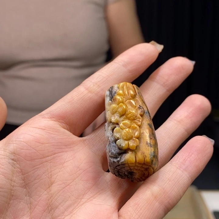 岫岩河磨玉（透闪石质玉）颈饰未镶嵌