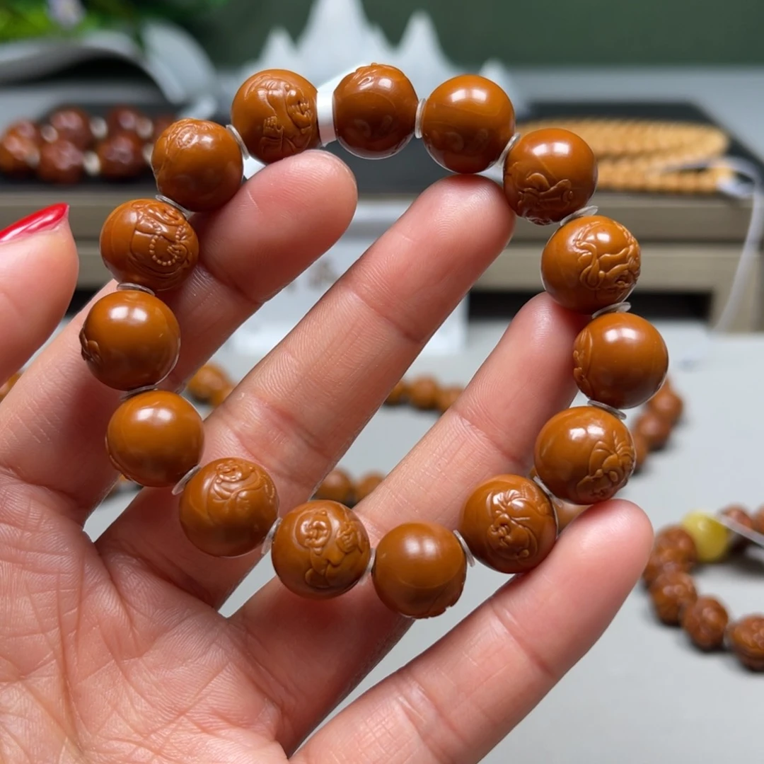 吊坠橄榄核正圆浮雕弥勒