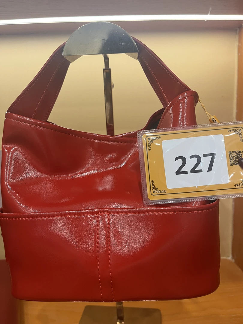 【227】高奢女包对应这个编号去拍