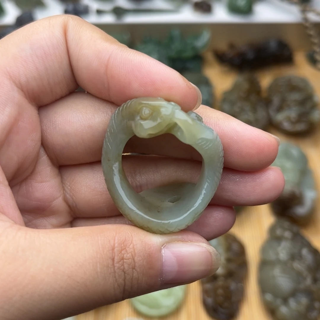 颈饰未镶嵌和田玉