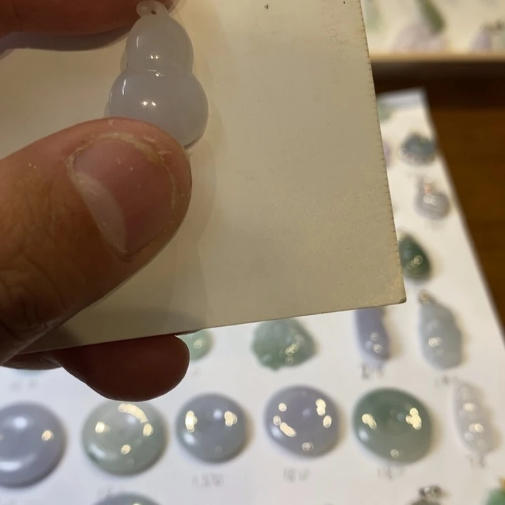 翡翠未镶嵌颈饰吊坠