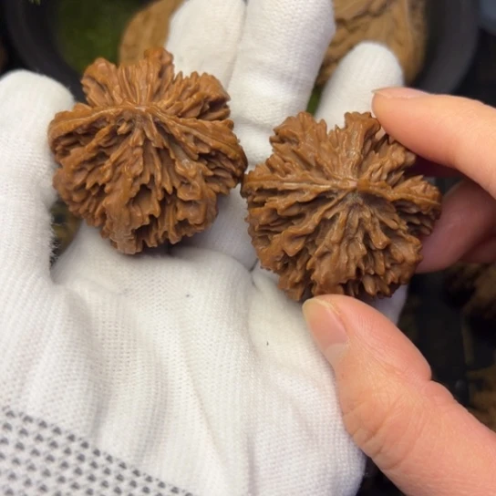 好***，把件文玩核桃秦岭核桃16