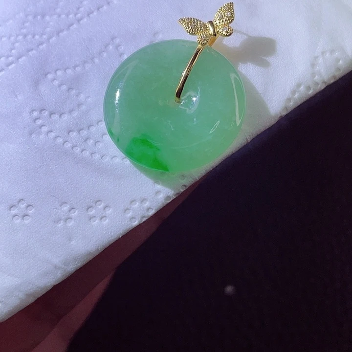 翡翠18K金镶嵌颈饰翡翠