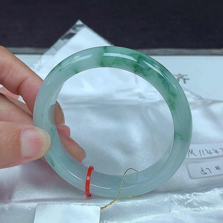 翡翠未镶嵌手镯57圈4435