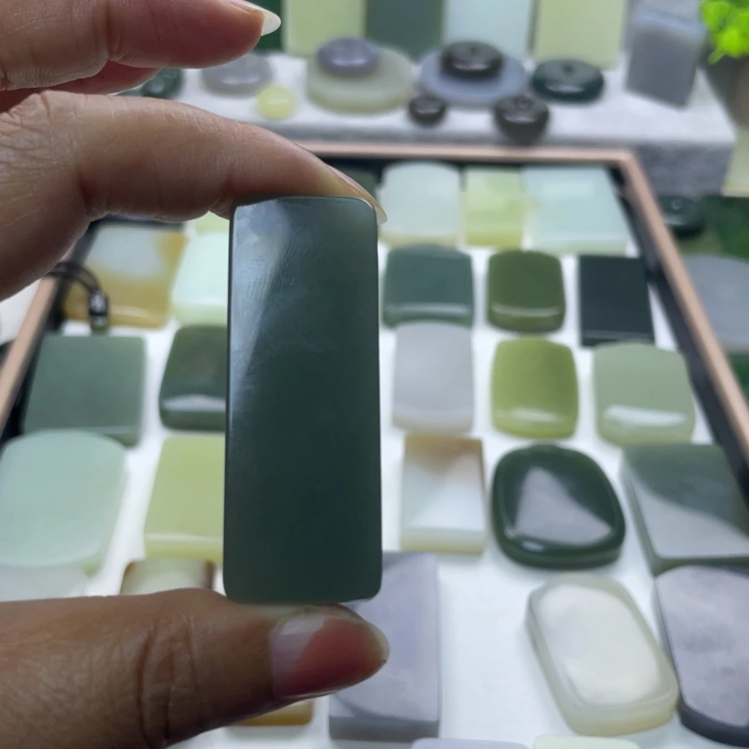 和田玉未镶嵌颈饰河***圈