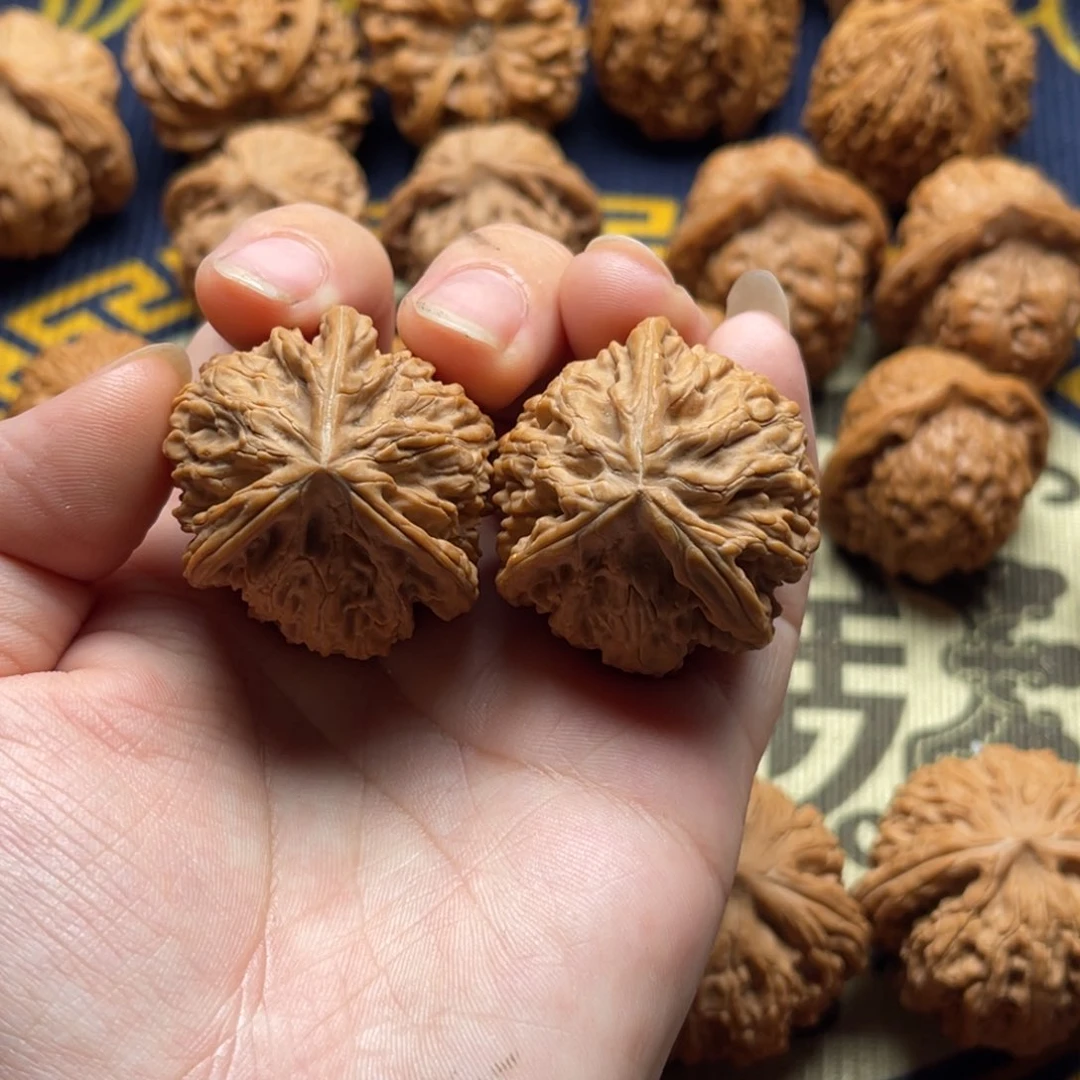 文玩核桃吊坠文山35