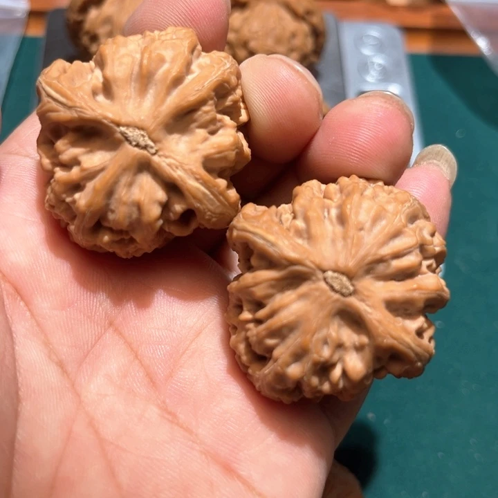 文玩核桃把件鑫*文玩核桃手把件红锦鲤