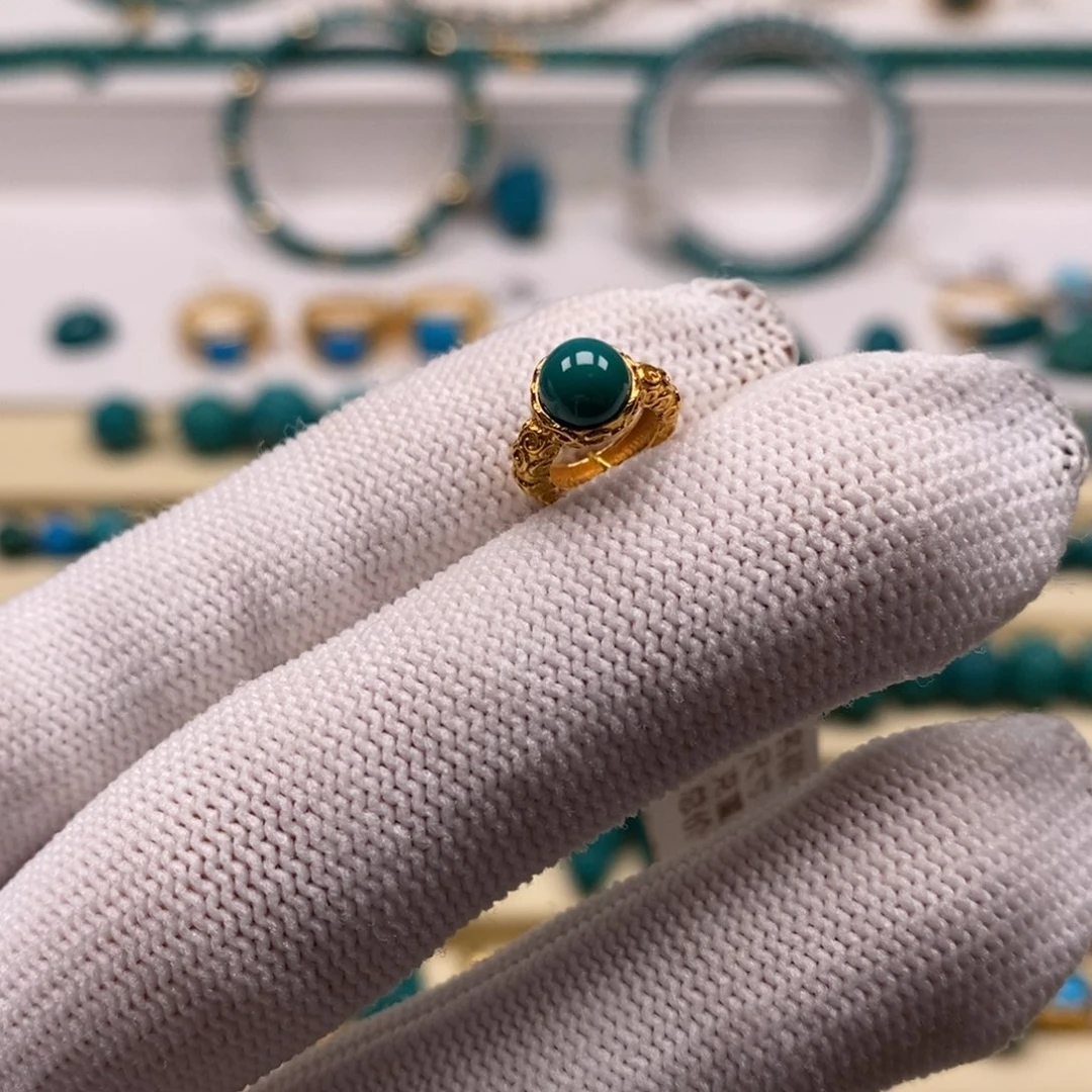 绿松石18K金镶嵌珠宝奇石卡环