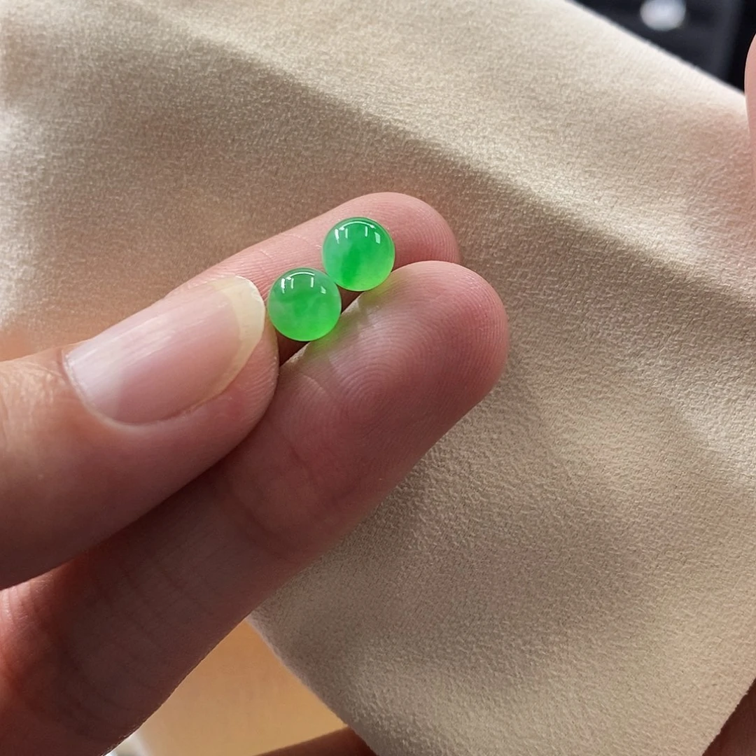 颈饰未镶嵌翡翠一对卡6