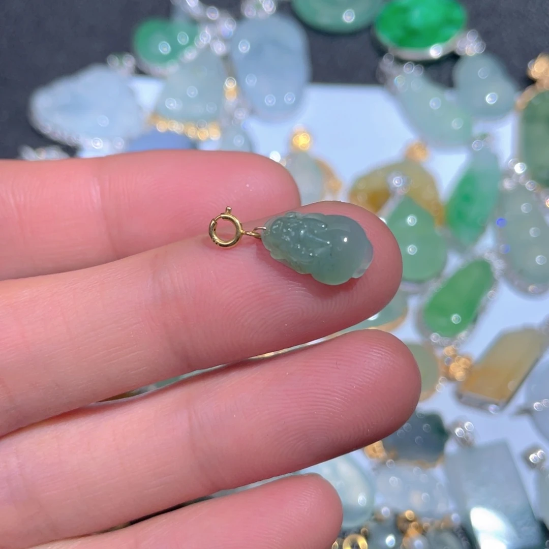 翡翠颈饰18K金镶嵌翡翠